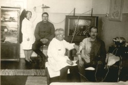 Фотография. Электрокабинет Ставропольской психиатрической больницы. 1939 г. Из фотоальбома главного врача А.Я. Доршта 1939 г.